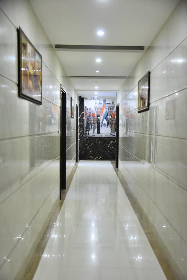 Hotel Krishna'S Near Golden Temple Амритсар Экстерьер фото